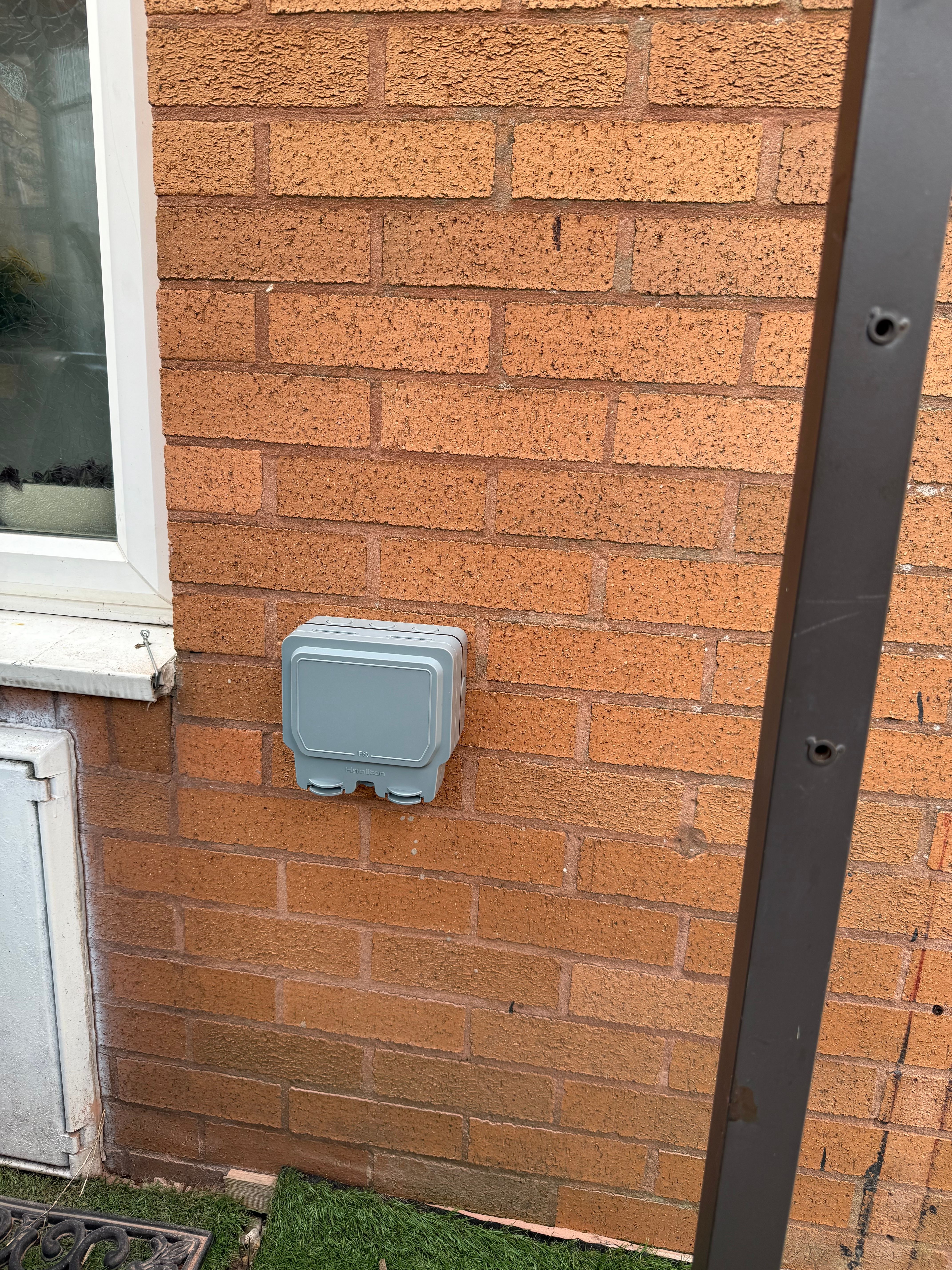 External socket installation